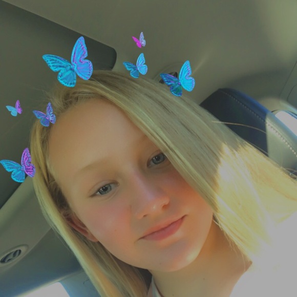 Meet your Posher, Alivia - Picture 1 of 1